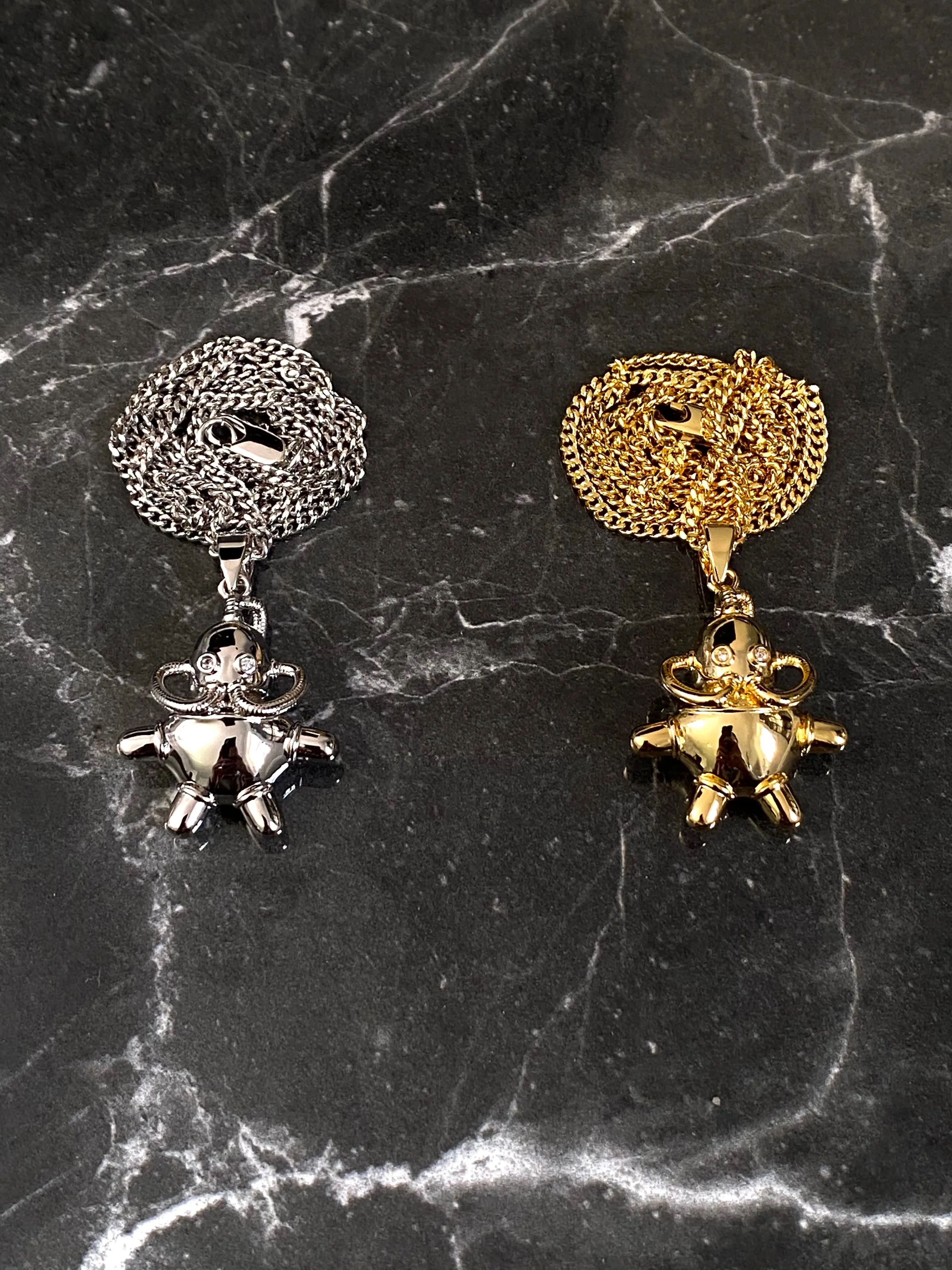 3D SWIMMING ROBOT NECKLACE 2.0 (GOLD)