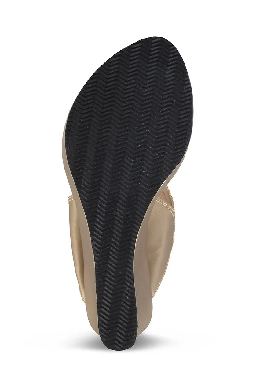 Classic Higher K Wedge Champagne