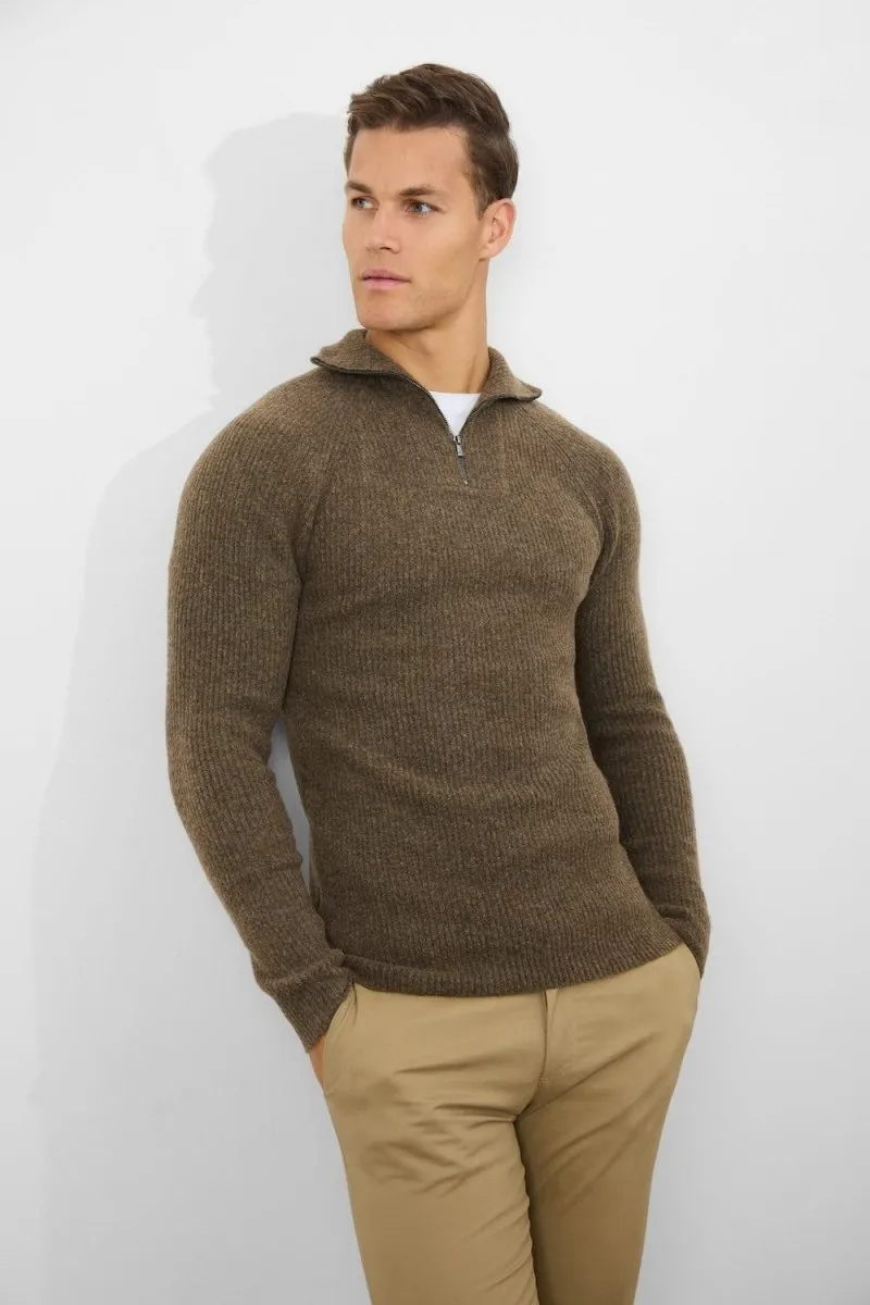 Fisherman Rib Quarter Zip in Soft Brown