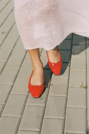 Mina Ballerina in red