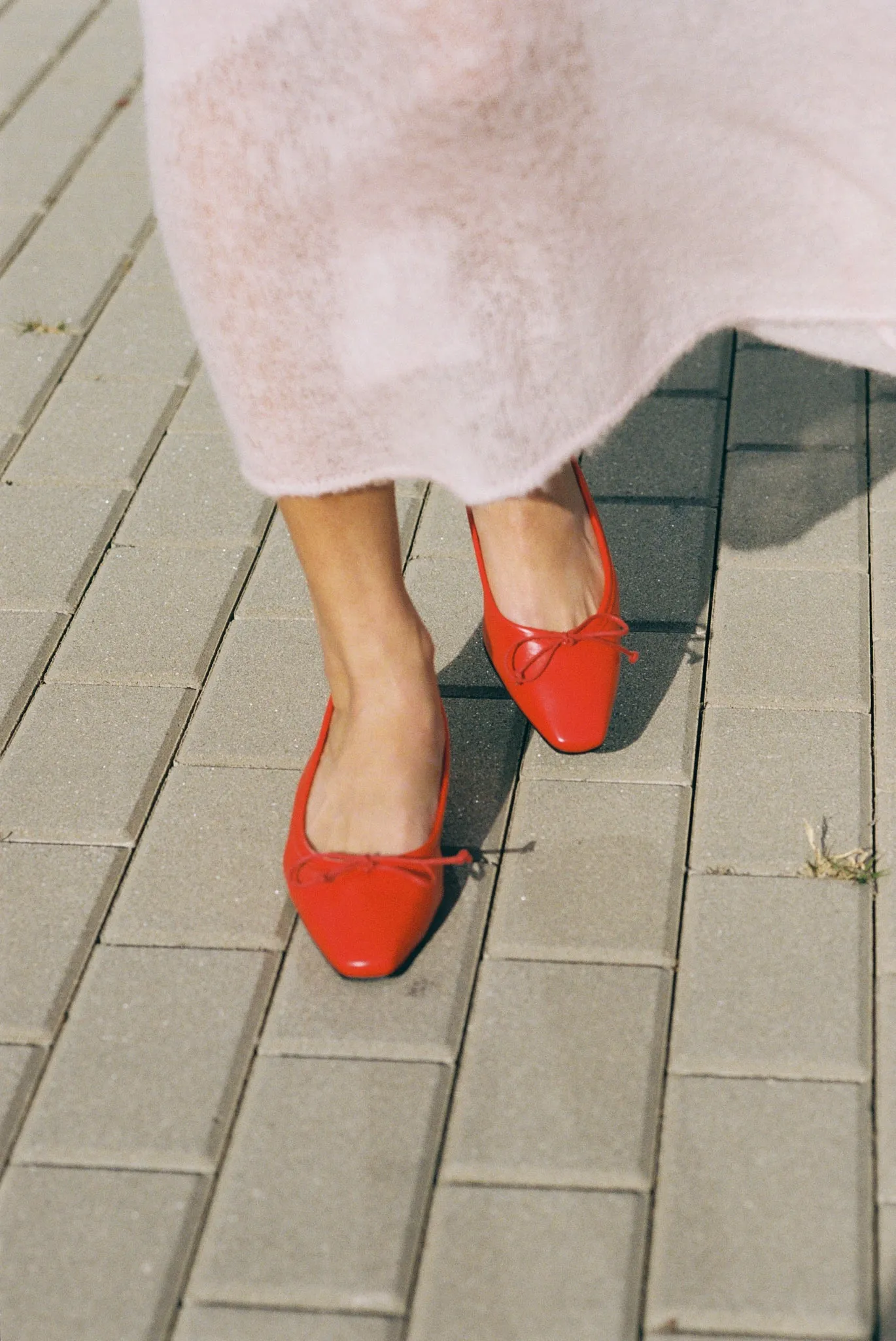 Mina Ballerina in red