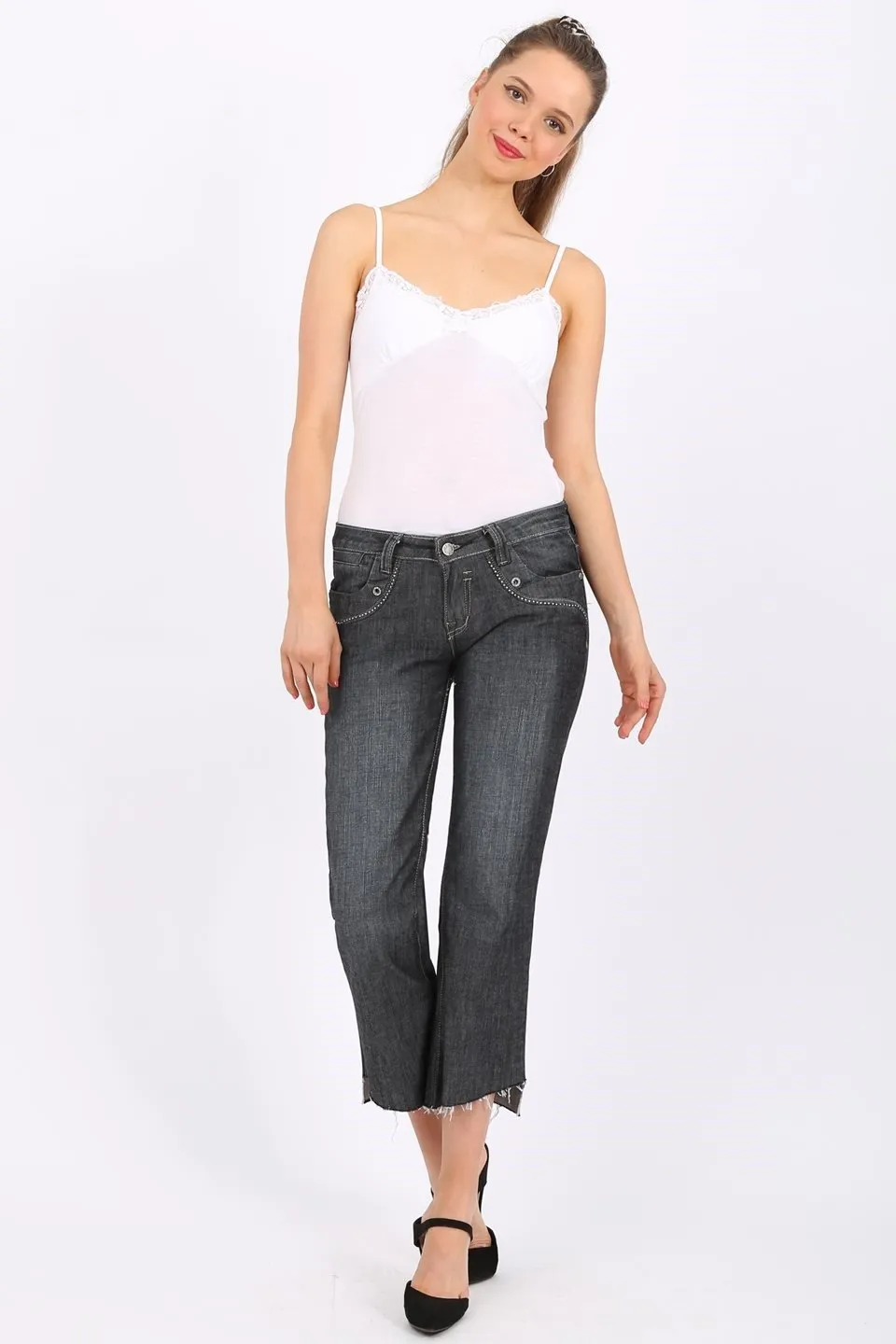 MISS PINKI Rebecca cropped jeans in black