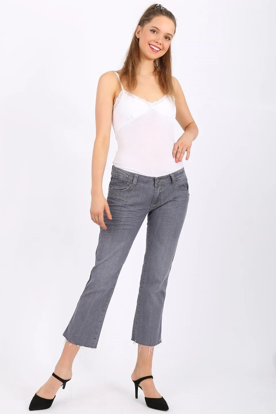 MISS PINKI River cropped jeans in grey