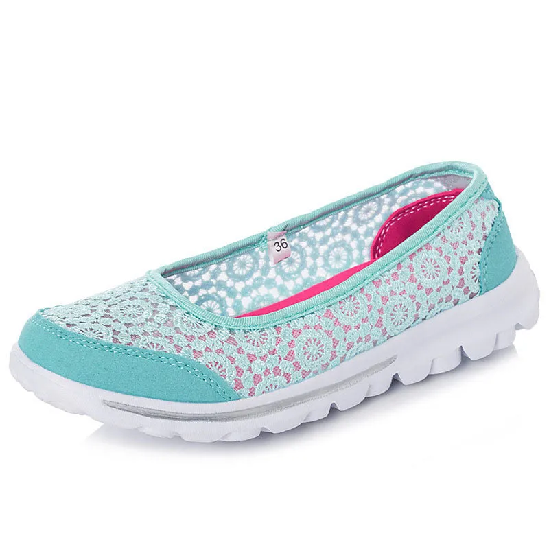 Plus size breathable beanie lace flats for women