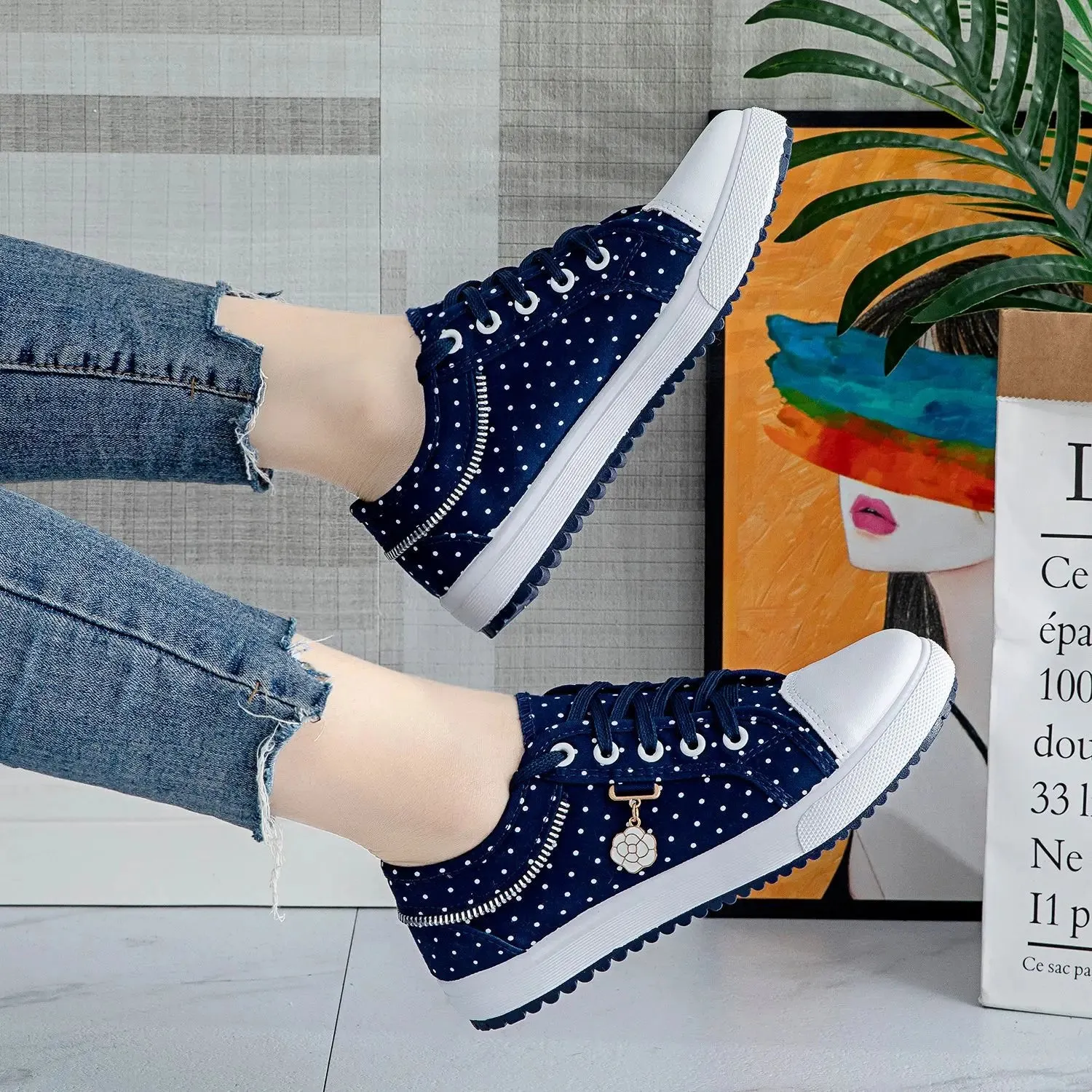 Spring and Summer Ladies Hollow Cowboy Mesh Flat Shoes Fashion Casual Breathable Student Beach Mesh Shoes