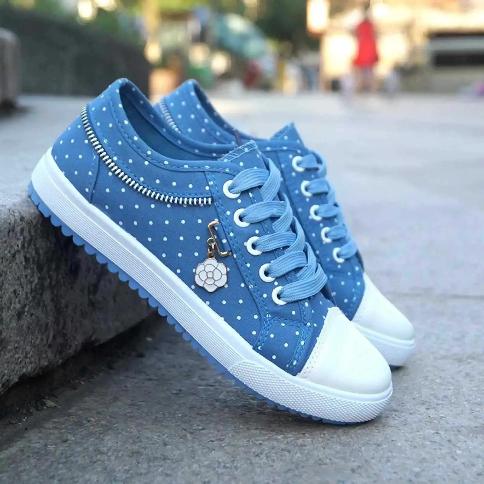 Spring and Summer Ladies Hollow Cowboy Mesh Flat Shoes Fashion Casual Breathable Student Beach Mesh Shoes