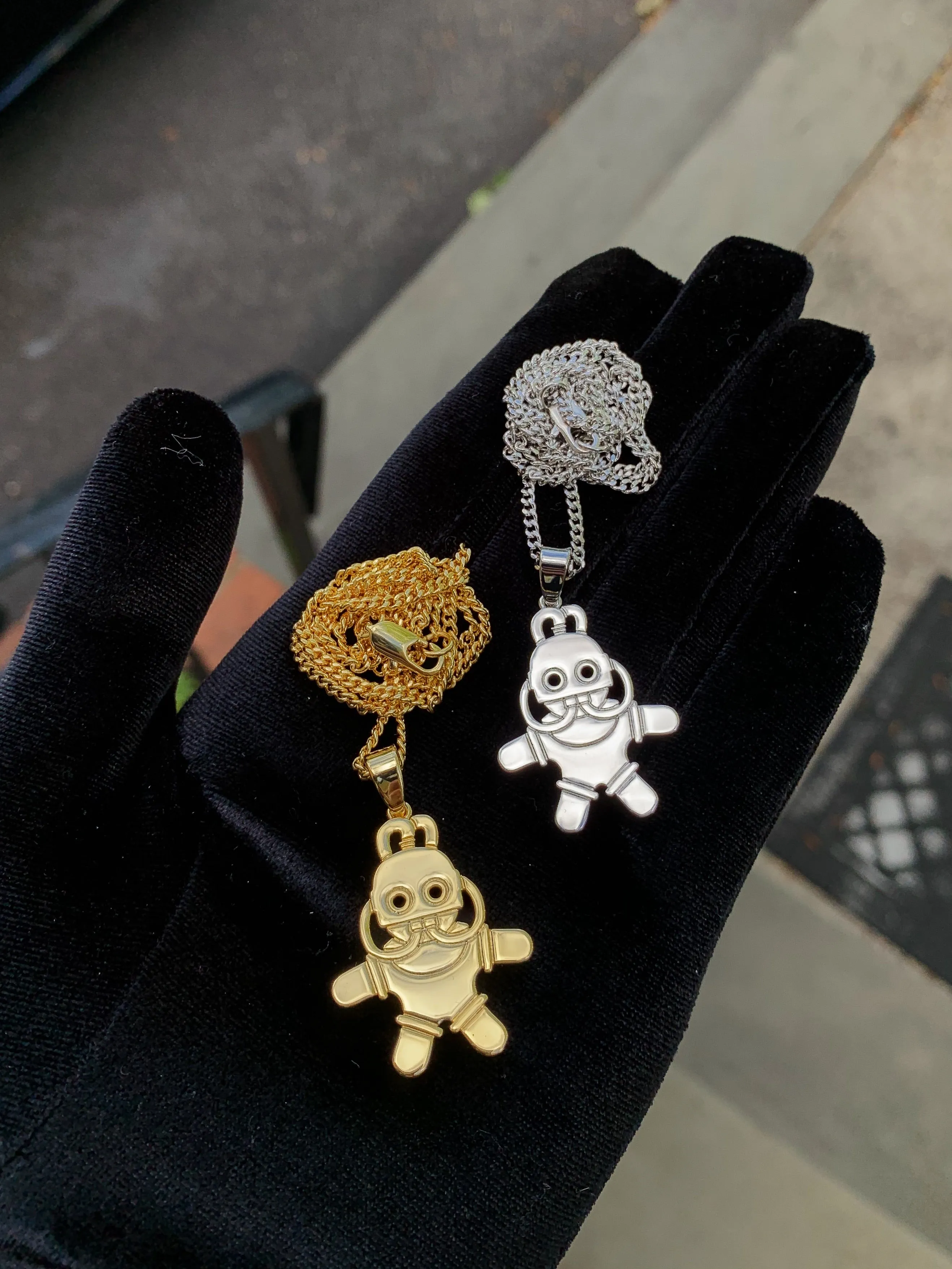 SWIMMING ROBOT NECKLACE 2.0